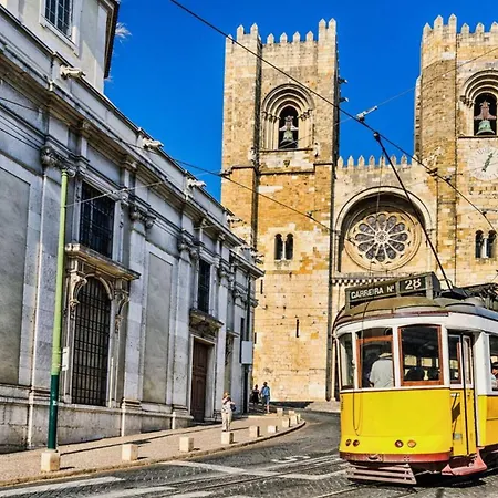 Modern Boutique In The Heart Of Alfama 아파트 *